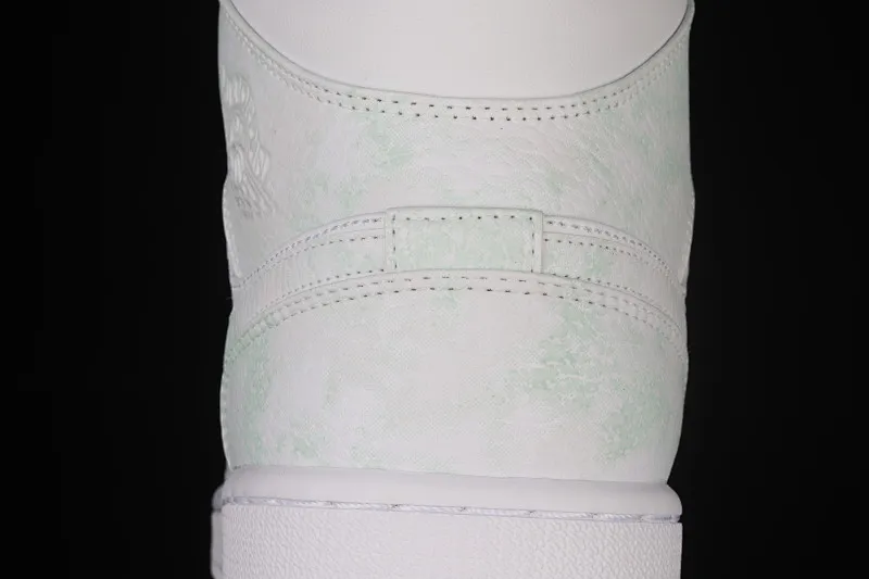 All Categories Air Jordan Jordan Series Basketball Shoes Air Jordan 1 Mid Air Jordan 1 Mid AJ1 Joe 1 Starry Sky Thermal Sensing China Basketball Shoes 554725-130